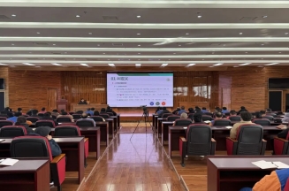 88858cc永利集团组织进行AI应用培训