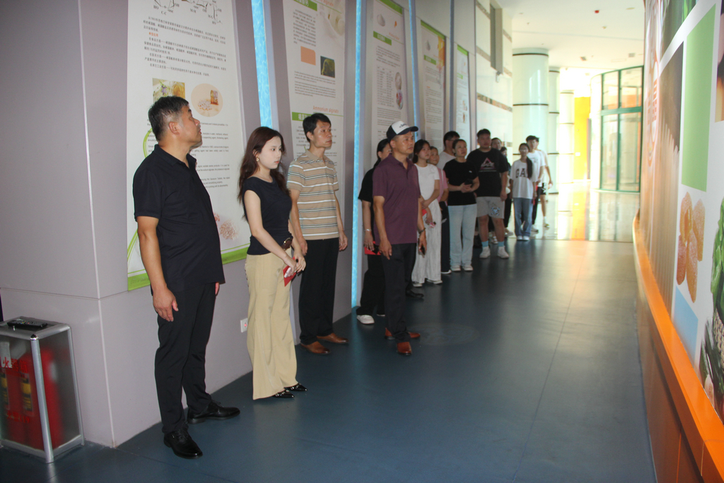 20250819情系职工子女  助力梦想启航——88858cc永利集团举行职工子女高考奖学金发放仪式5_1