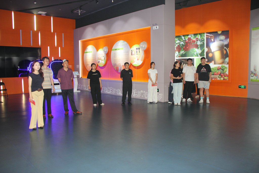 20250819情系职工子女  助力梦想启航——88858cc永利集团举行职工子女高考奖学金发放仪式6_1