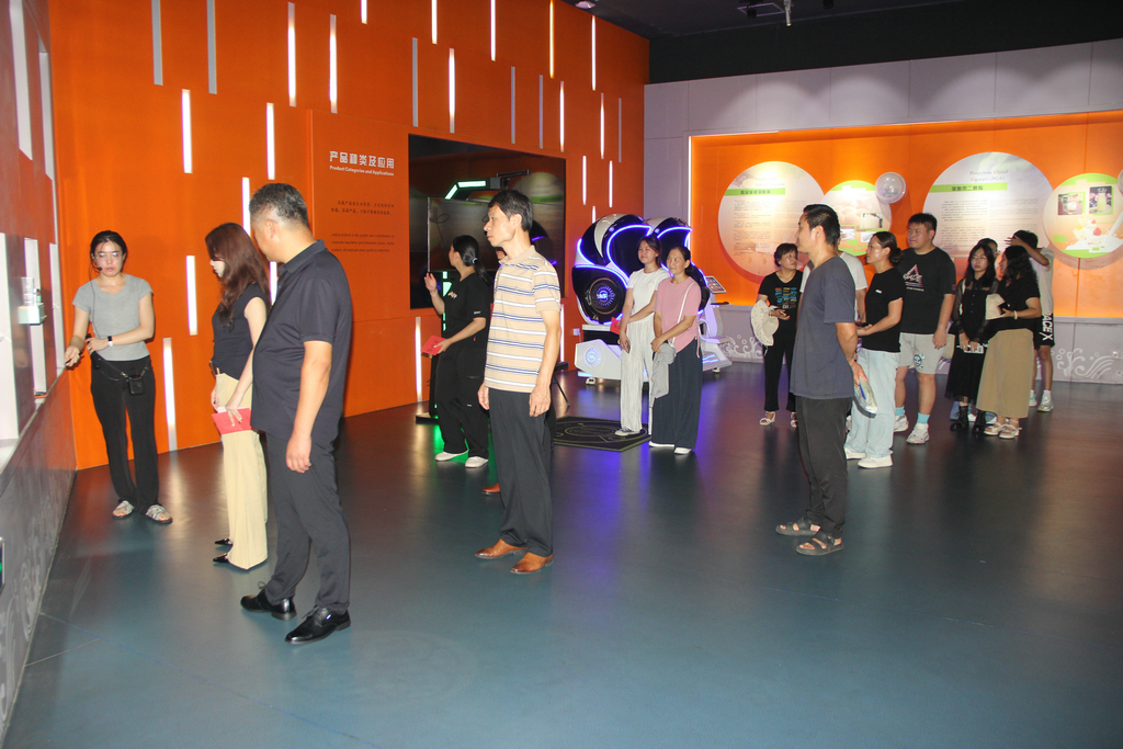 20250819情系职工子女  助力梦想启航——88858cc永利集团举行职工子女高考奖学金发放仪式7_1